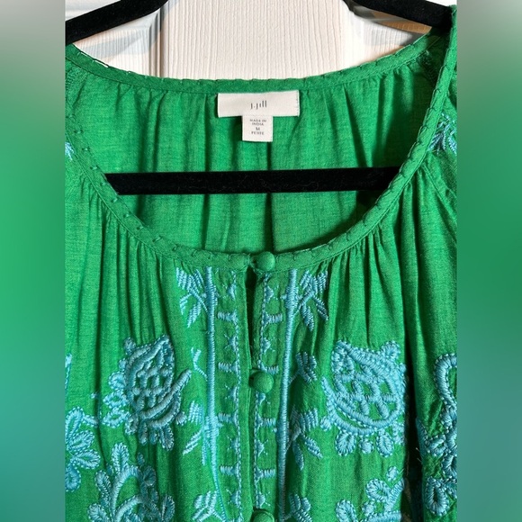 NWT Linen-Blend Embroidered Top
Sz Medium Petite - Picture 8 of 9